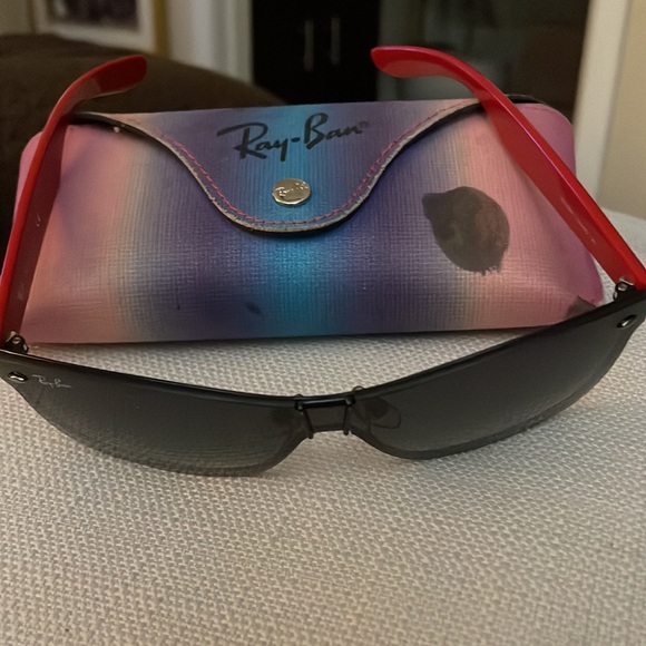 Ray-Ban Sunglasses - Picture 2 of 9